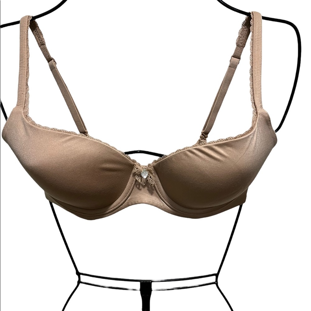 Victoria's Secret Beige Lace Bra